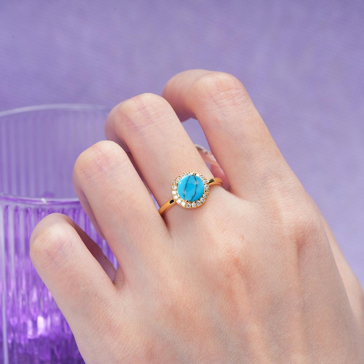 Luxurious 4-Prong Round Cut Turquoise Engagement Ring