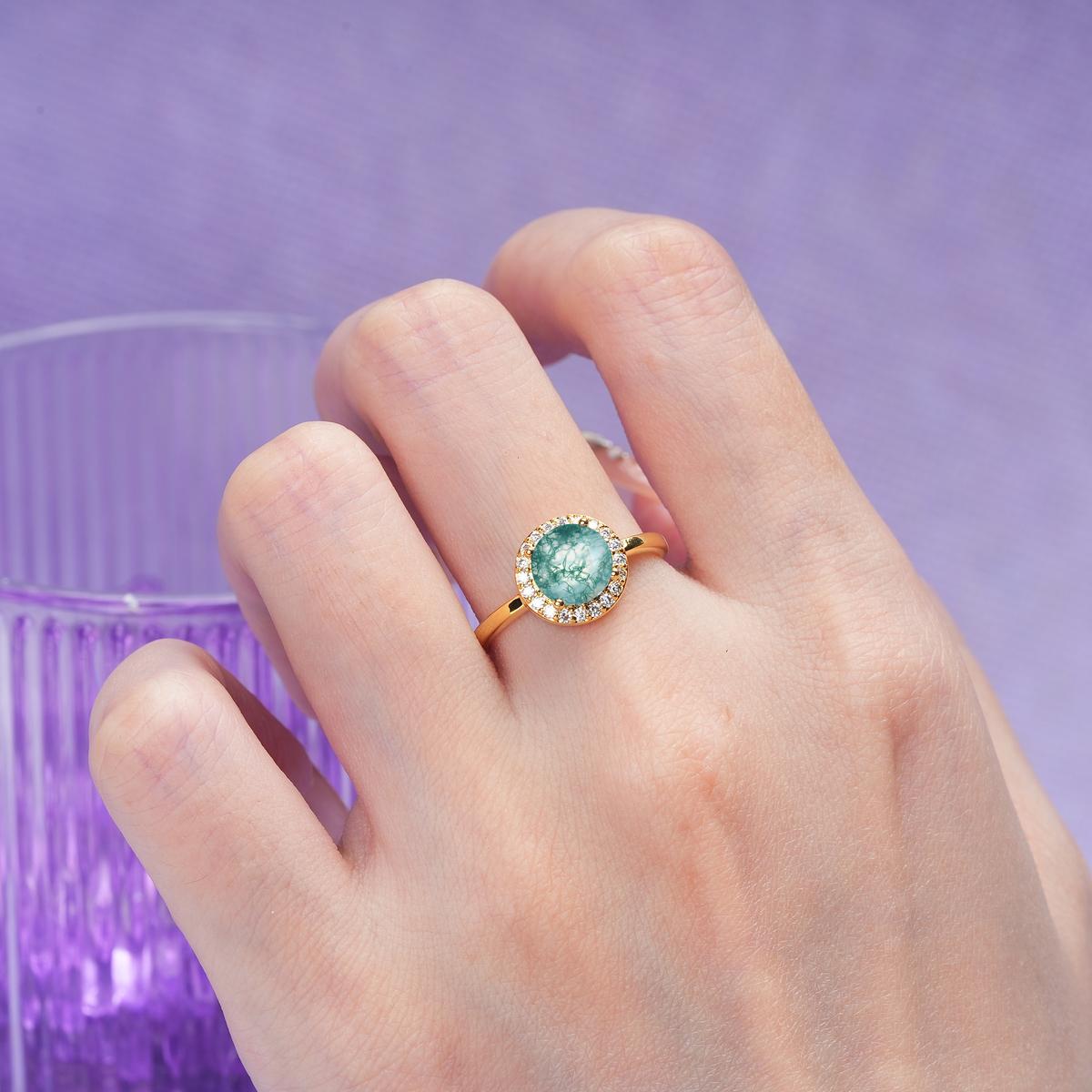 Luxurious 4-Prong Round Cut Moss Agate Engagement Ring
