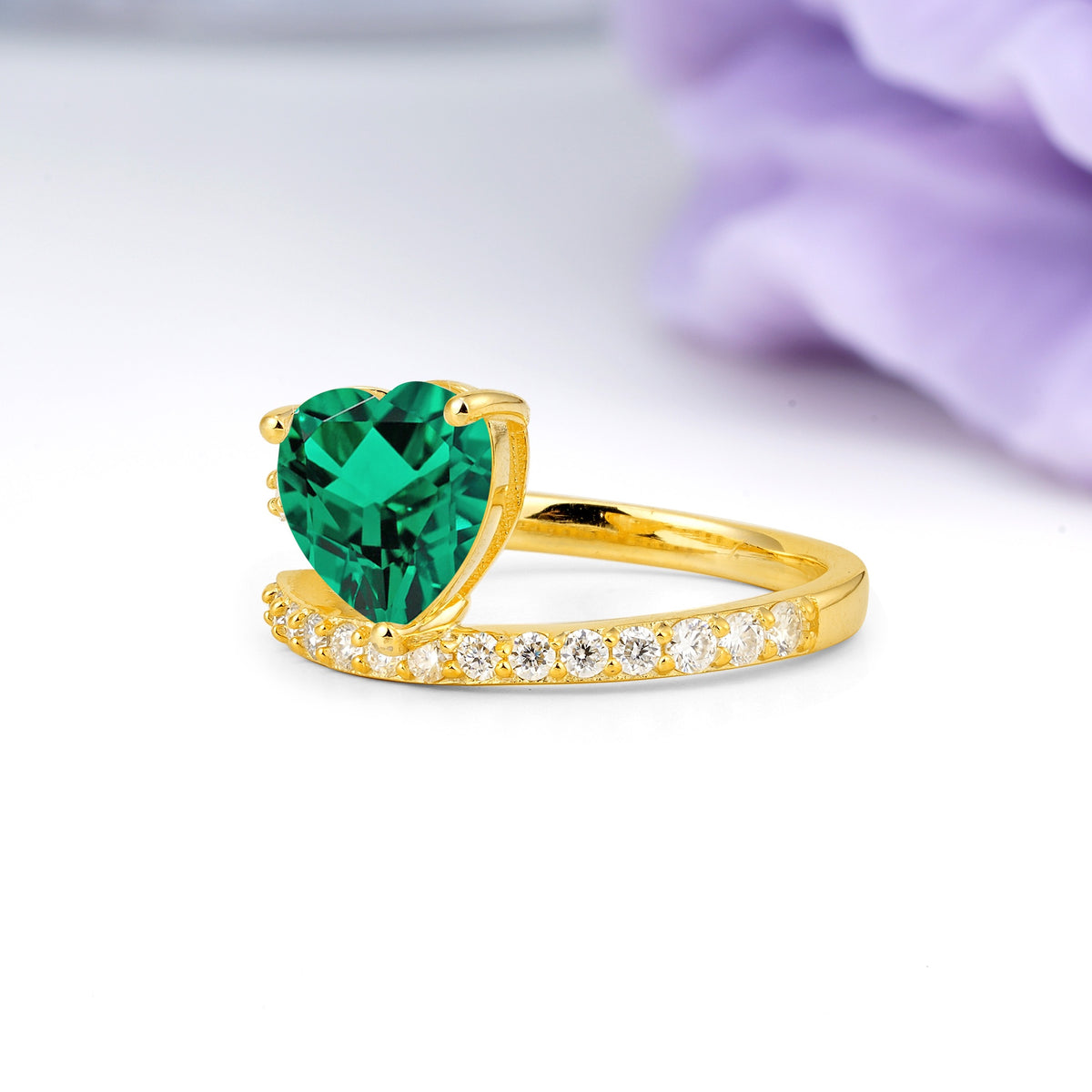Unique Intertwined 3-Prong Heart-Cut Emerald Engagement Ring - Additional view
