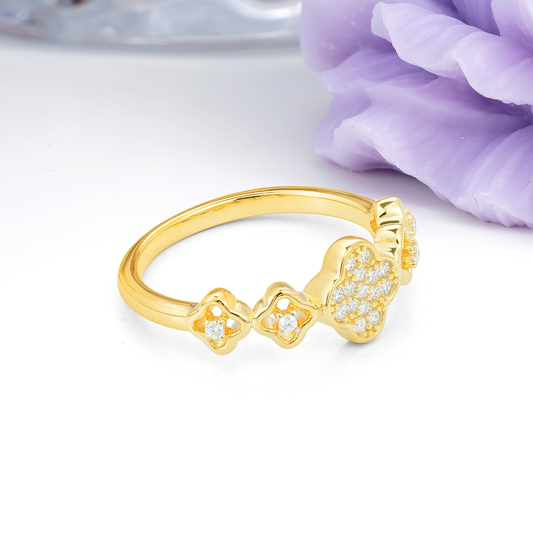 Sparkling Clover?Cluster Round Cut Moissanite Wedding Ring - Additional view