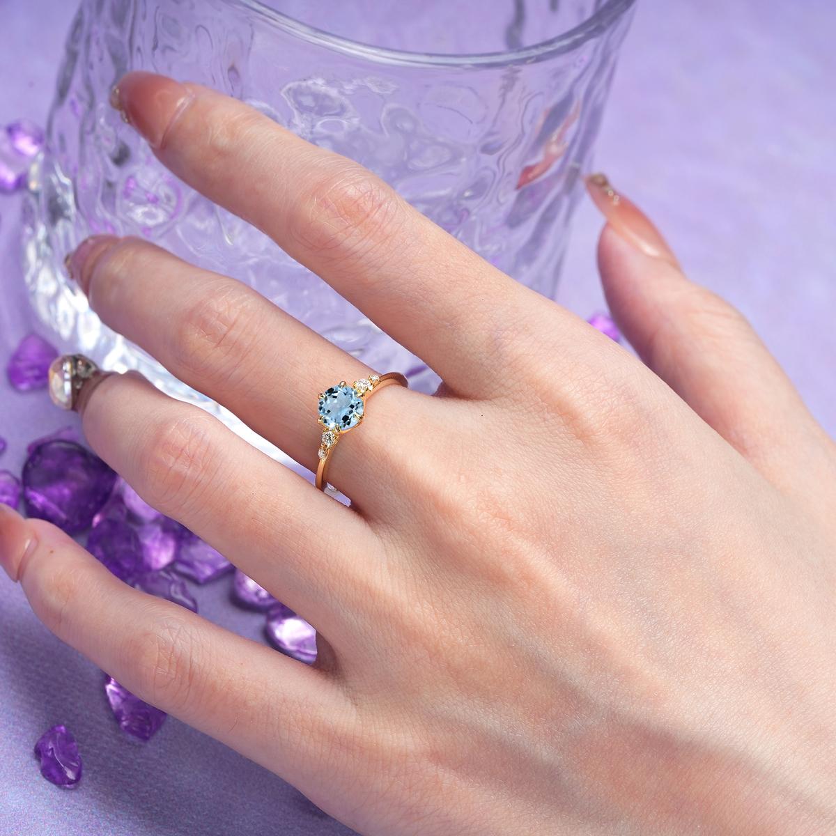 Unique and Minimalist 6-Prong Round Cut Aquamarine Engagement Ring