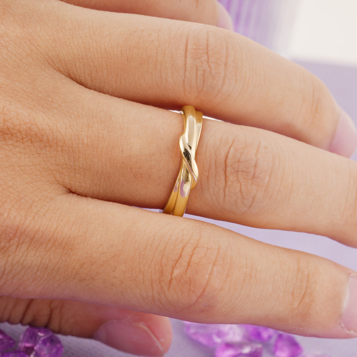 Polished Intertwined Knot Plain Comfort?Fit Wedding Ring - Additional view