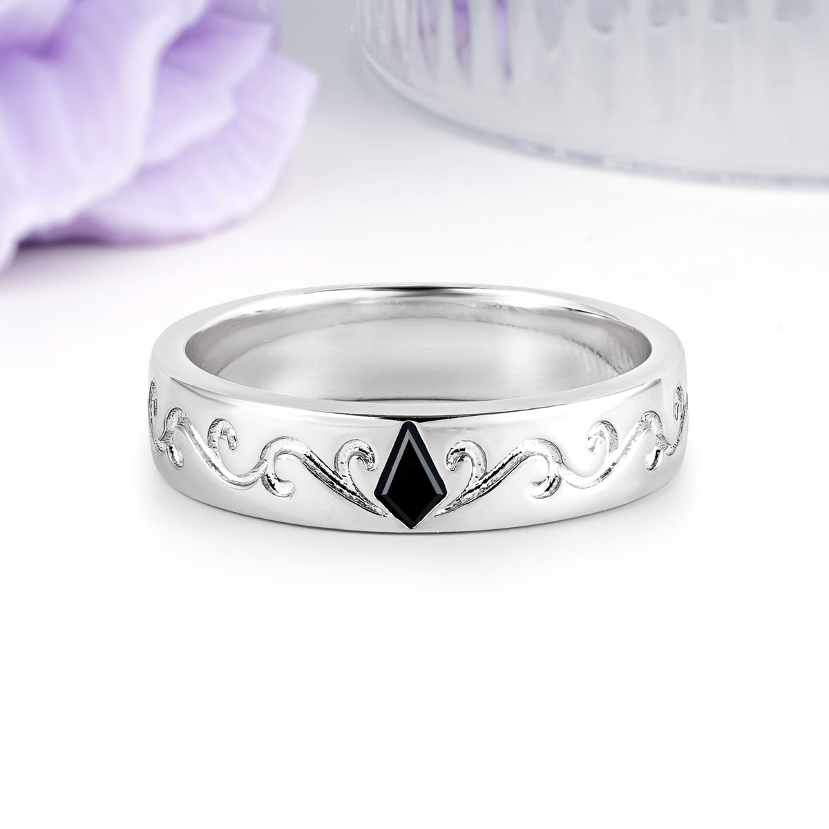 Whimsical Vintage Filigree Scroll Kite Cut Black Onyx Wedding Ring - Additional view
