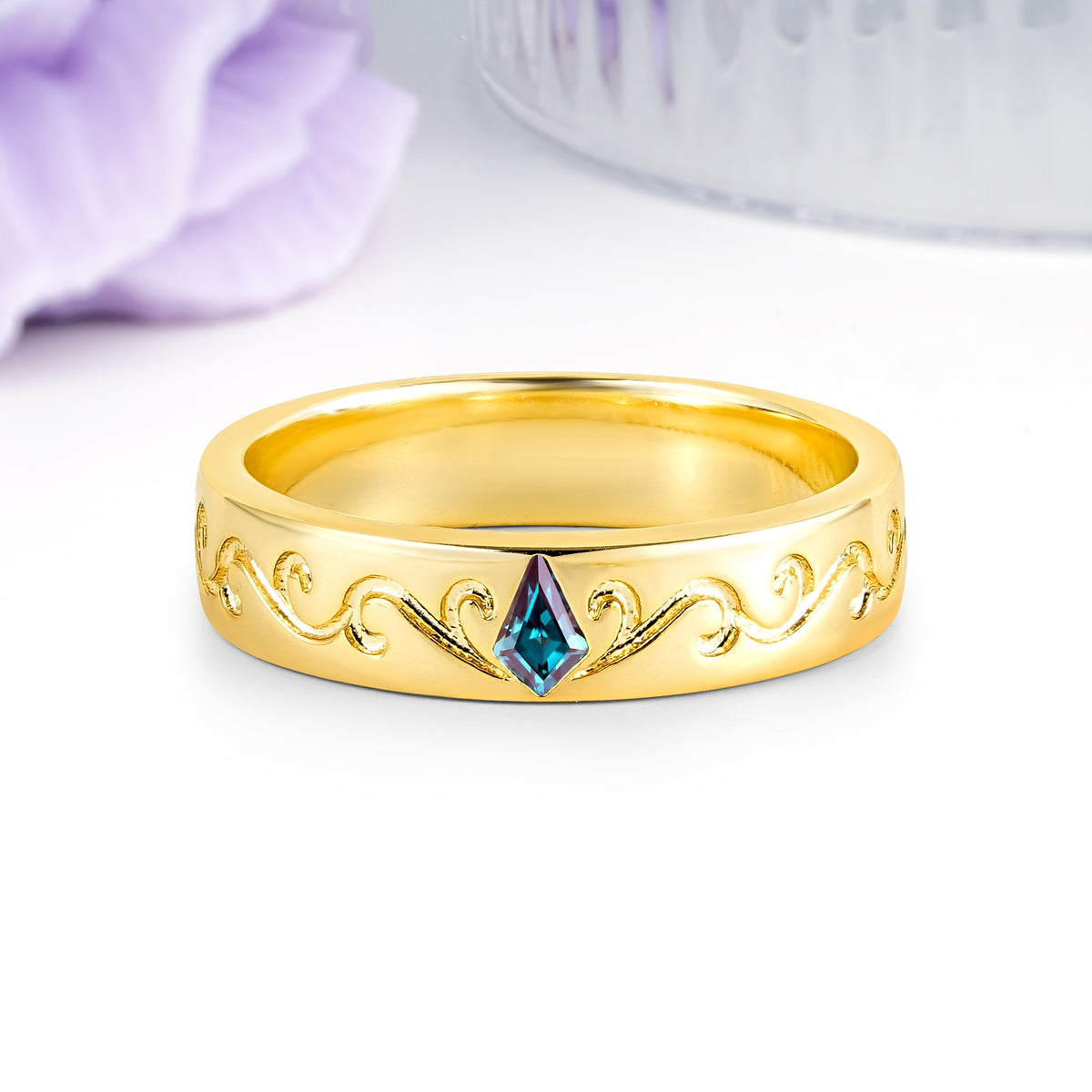 Whimsical Vintage Filigree Scroll Kite Cut Alexandrite Wedding Ring - Additional view