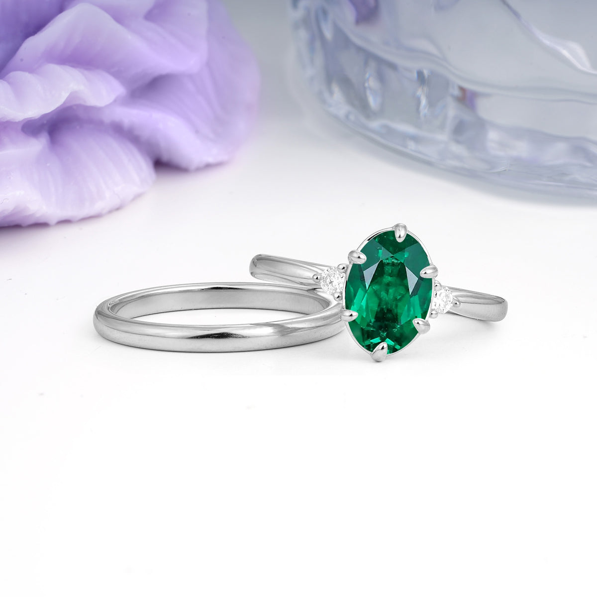 Clean Line Two Piece Oval Cut Main Stone Dual Side Accent Daily Wear Emerald Bridal Ring Set - Additional view