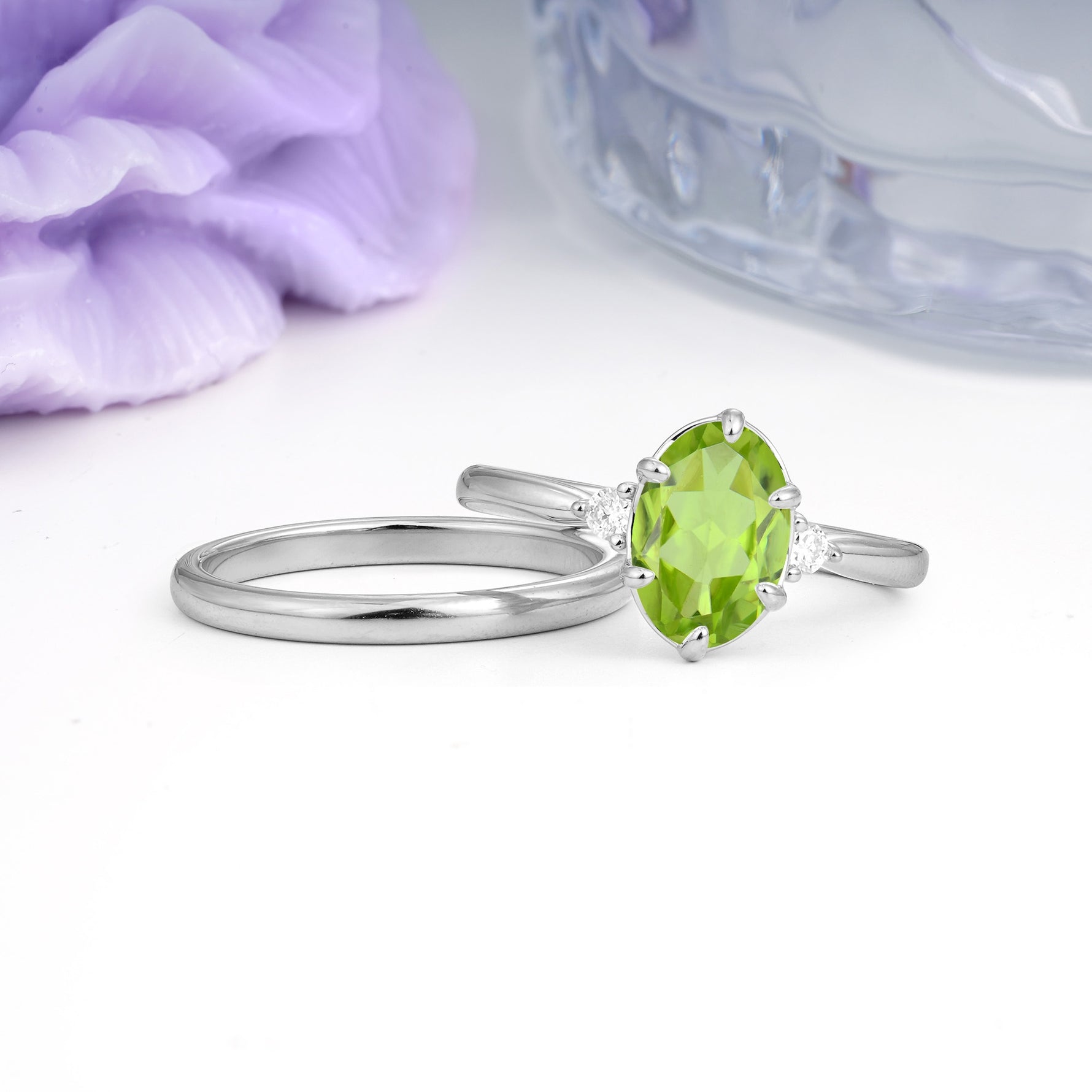 Clean Line Two Piece Oval Cut Main Stone Dual Side Accent Daily Wear Peridot Bridal Ring Set - Additional view