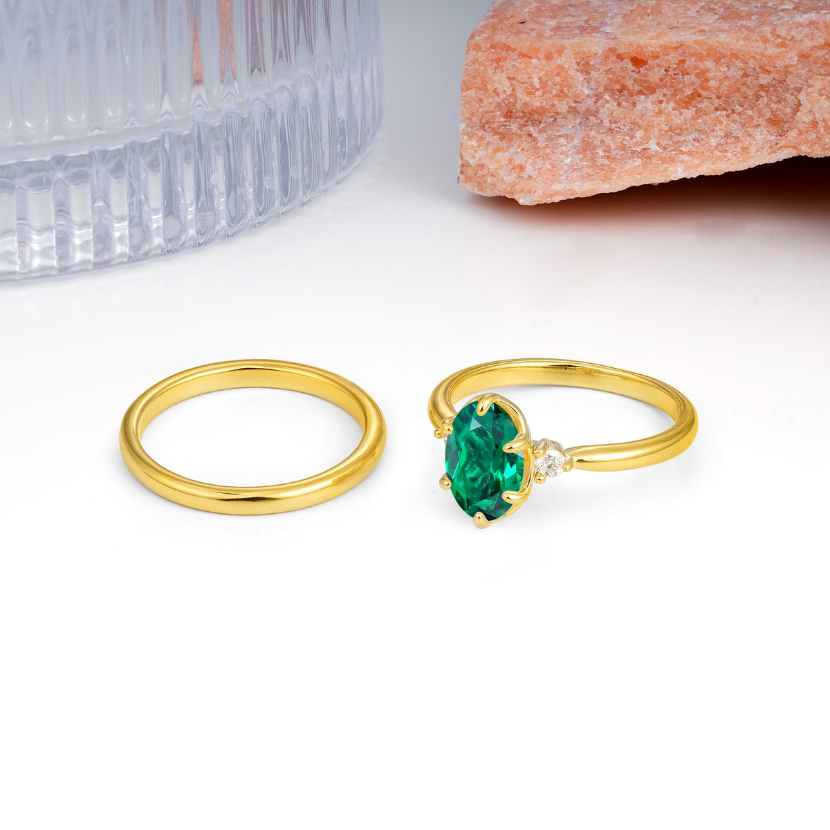 Clean Line Two Piece Oval Cut Main Stone Dual Side Accent Daily Wear Emerald Bridal Ring Set - Additional view