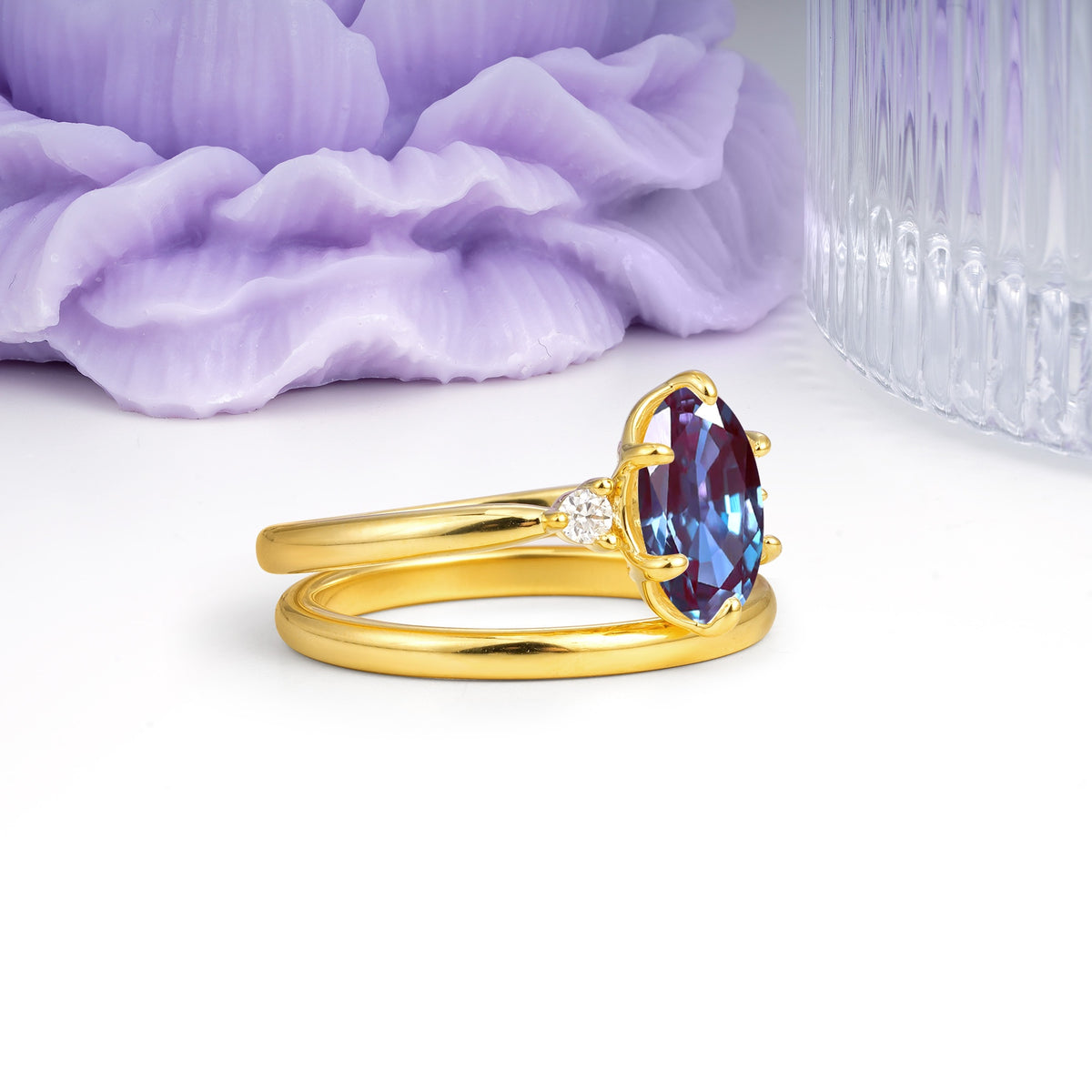 Clean Line Two Piece Oval Cut Main Stone Dual Side Accent Daily Wear Alexandrite Bridal Ring Set - Additional view