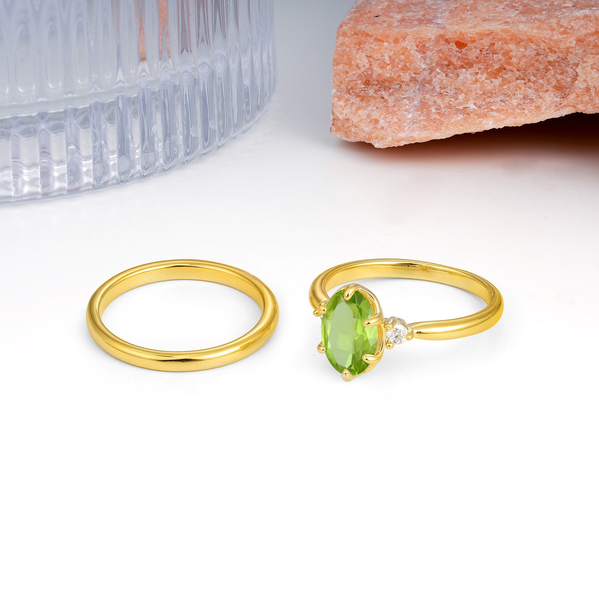 Clean Line Two Piece Oval Cut Main Stone Dual Side Accent Daily Wear Peridot Bridal Ring Set - Additional view