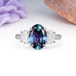 Three Stone Oval Center Solitaire Symmetric Oval Cut Side Ball Prong Smooth Shank Alexandrite Engagement Ring - Additional view