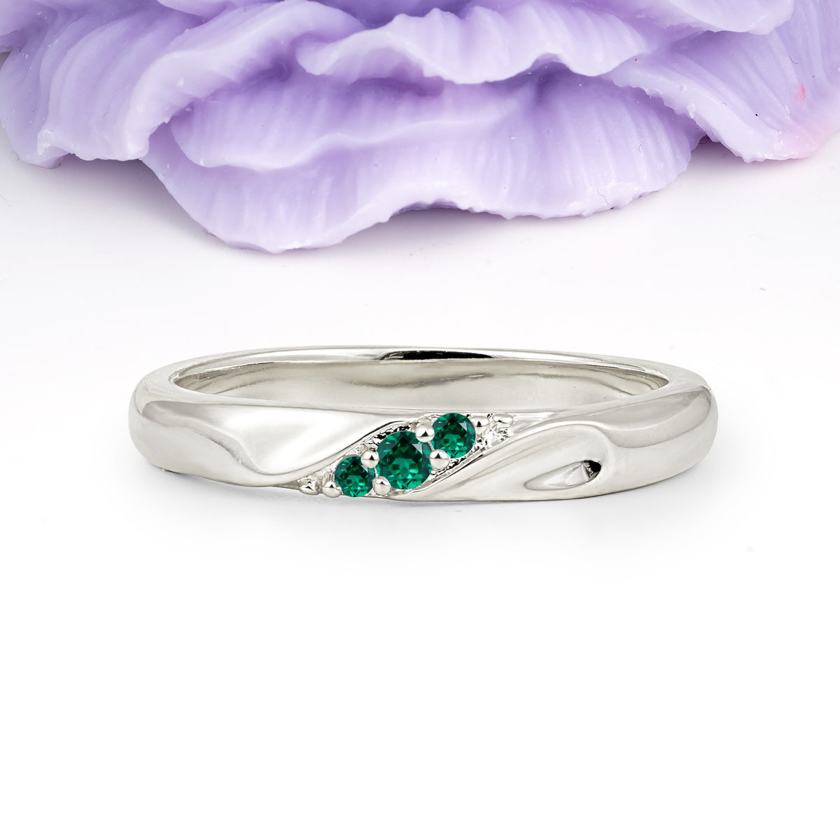 Distinctive Classic Round Cut Emerald Three Stone Wedding Ring - Additional view