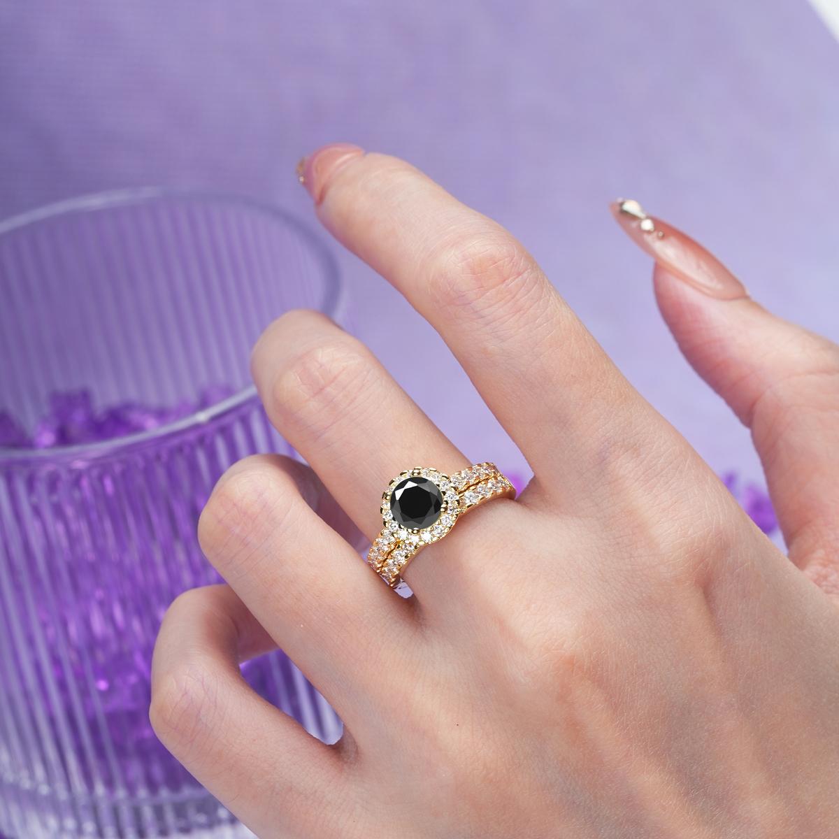 Classic, Luxurious 4-Prong Round Cut Black Onyx Bridal Ring Set