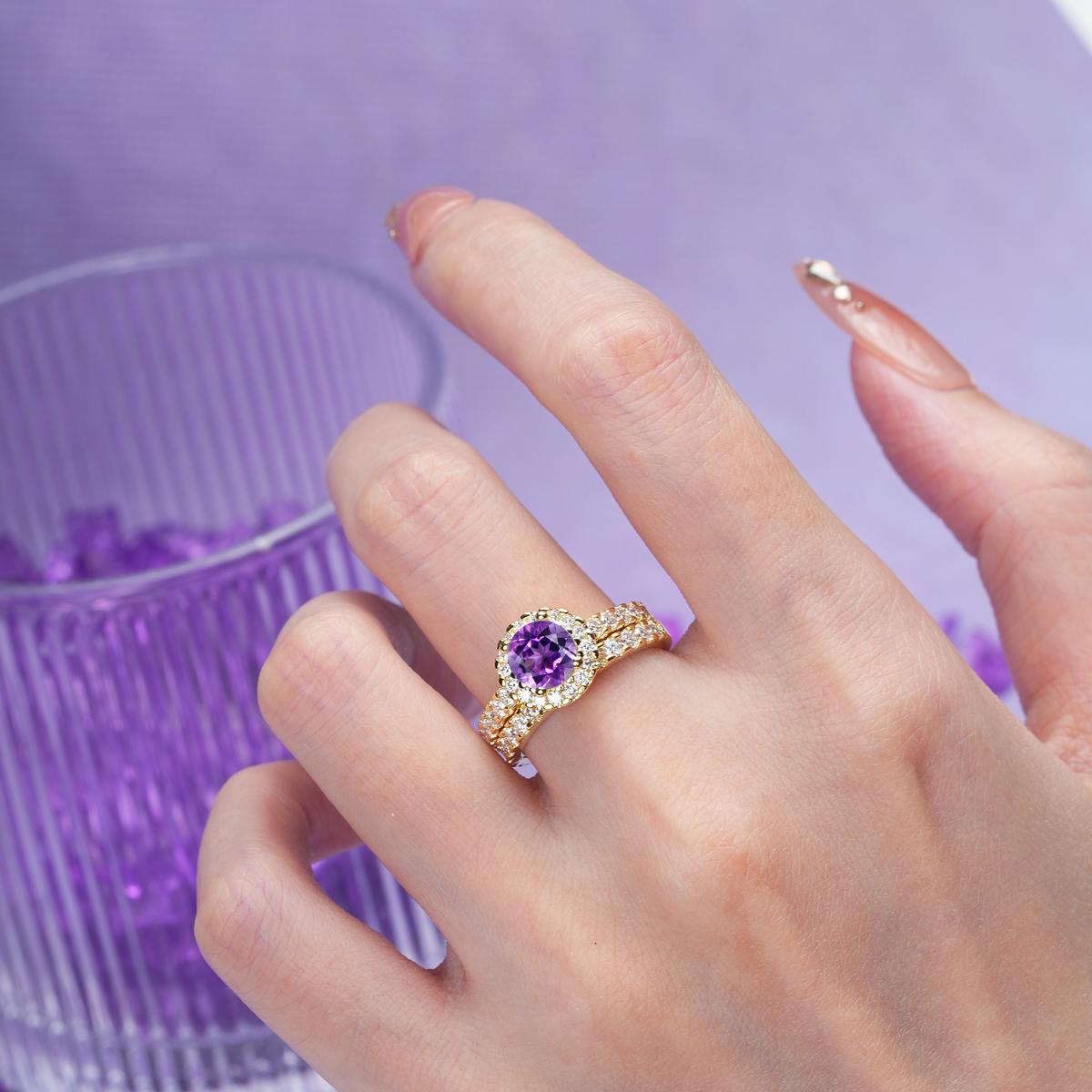 Classic, Luxurious 4-Prong Round Cut Amethyst Bridal Ring Set