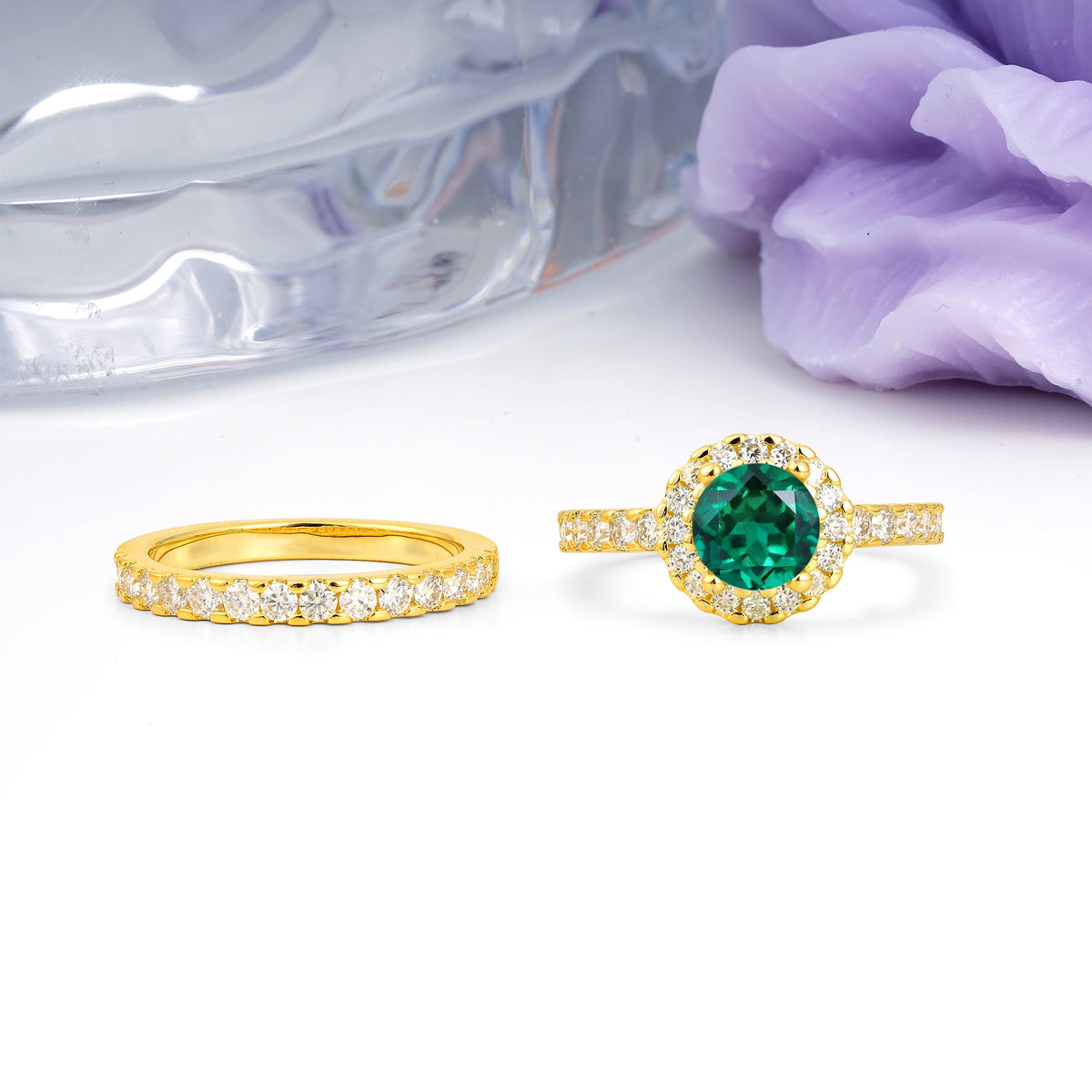 Classic, Luxurious 4-Prong Round Cut Emerald Bridal Ring Set - Additional view