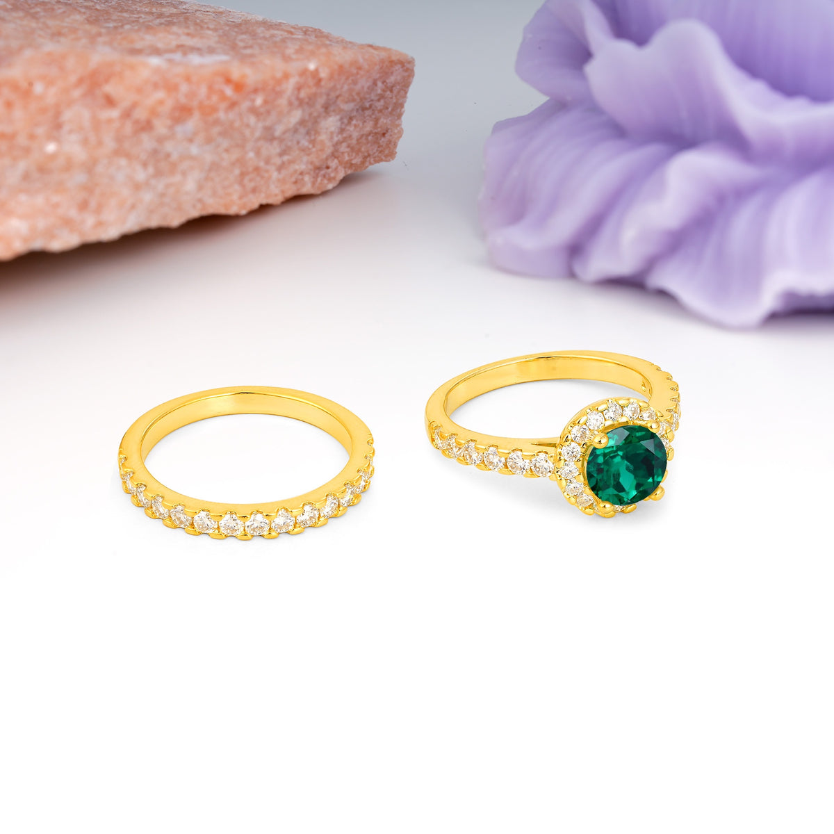Classic, Luxurious 4-Prong Round Cut Emerald Bridal Ring Set - Additional view