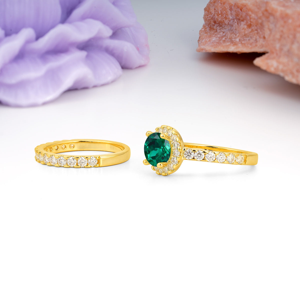 Classic, Luxurious 4-Prong Round Cut Emerald Bridal Ring Set - Additional view