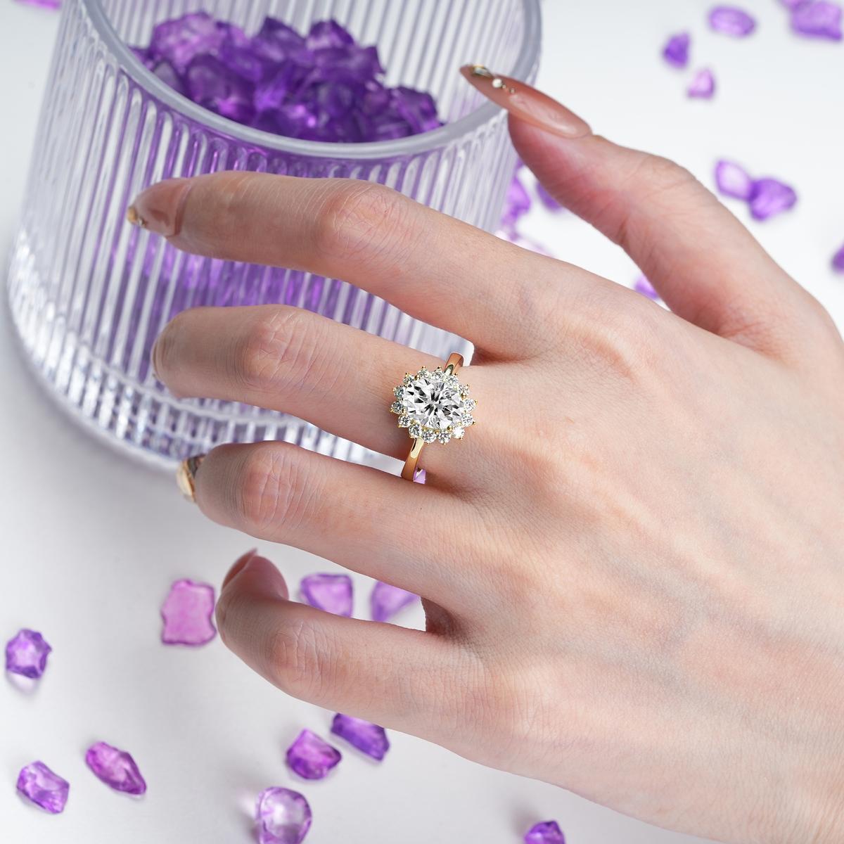 Luxury Classic 4-Prong Oval Cut Lab Diamond Engagement Ring