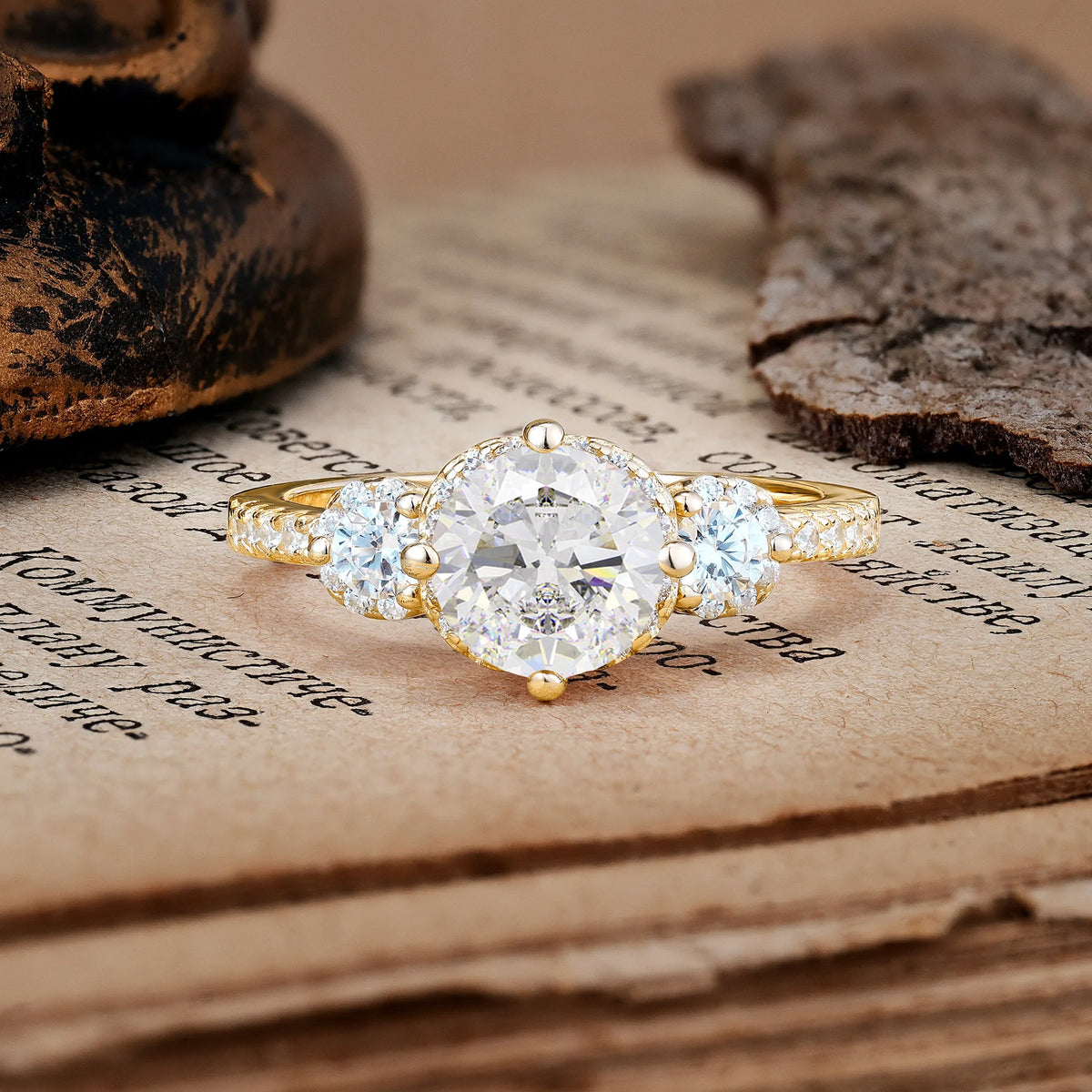 Luxurious and Dazzling 4 Prong Round Cut Moissanite Engagement Ring