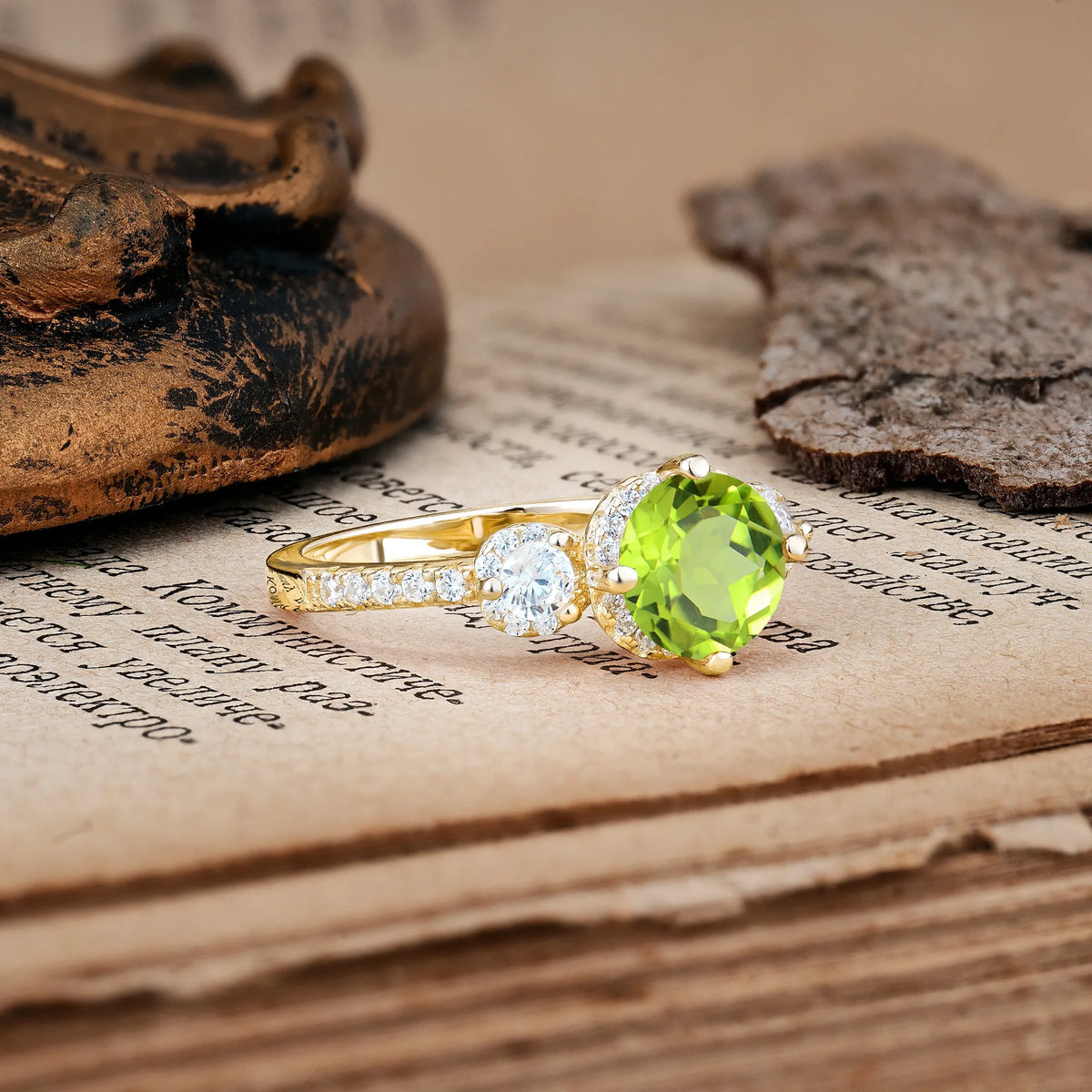 Luxurious and Dazzling 4 Prong Round Cut Peridot Engagement Ring