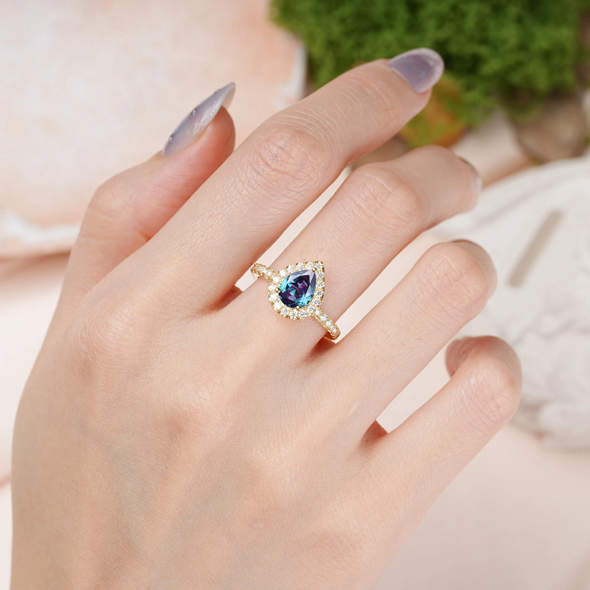 Pear Cut Alexandrite Luxurious Vintage 3 Prong Engagement Ring