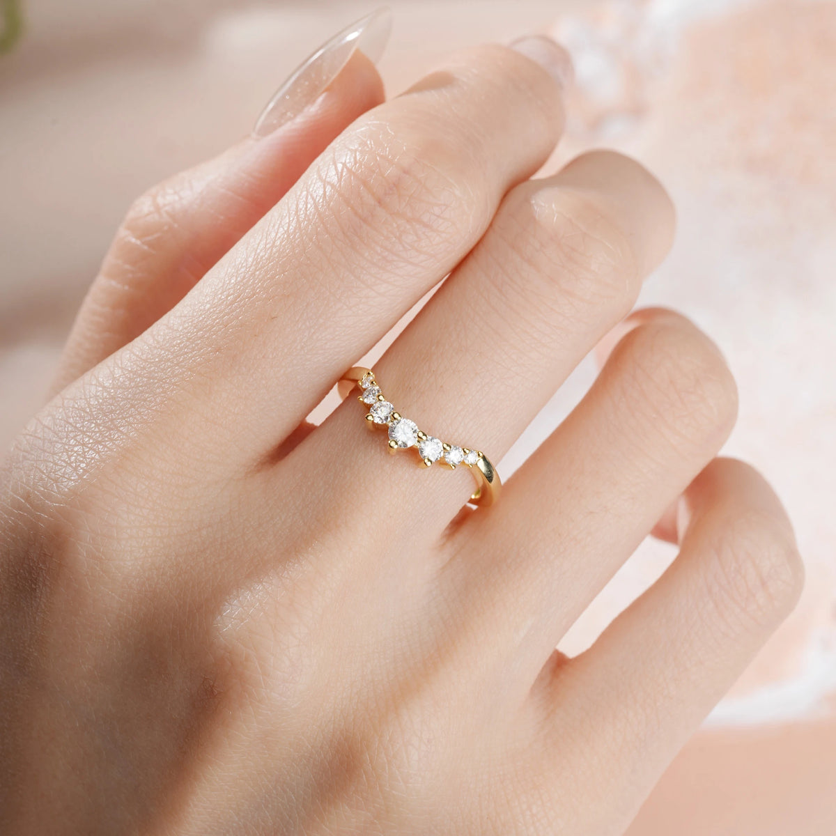Round Cut Moissanite Classic Vintage Crown 3 Prong Wedding Ring