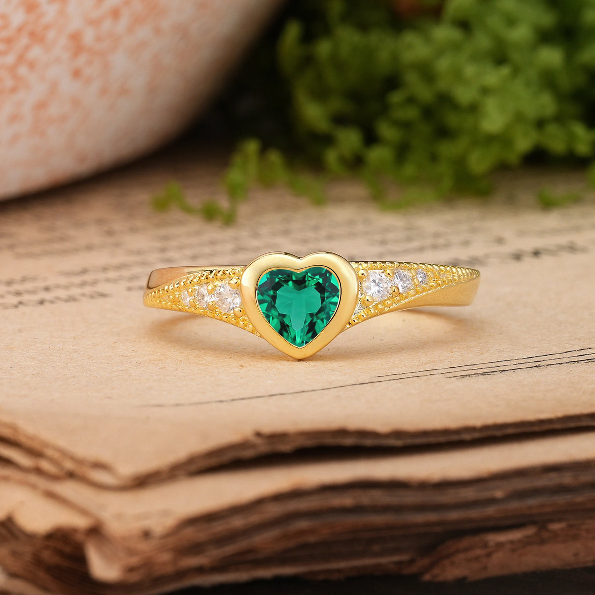 Heart-Cut Emerald Classic & Minimalist Flush-Set Promise Ring
