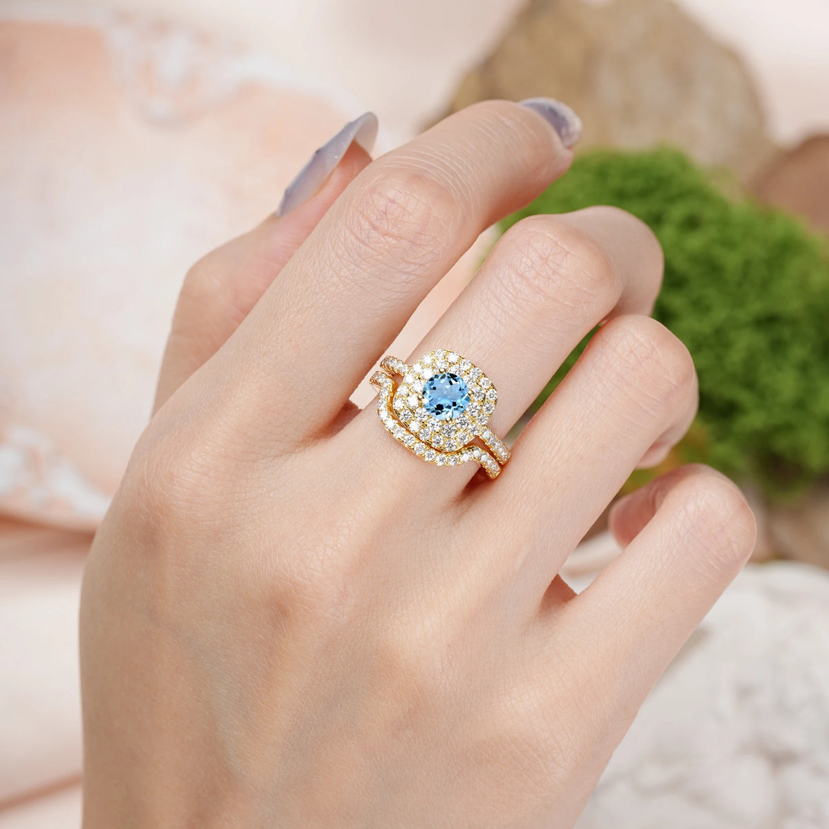 Round Cut Aquamarine Classic Pavé-Set, Luxurious 4-Prong Bridal Ring Set