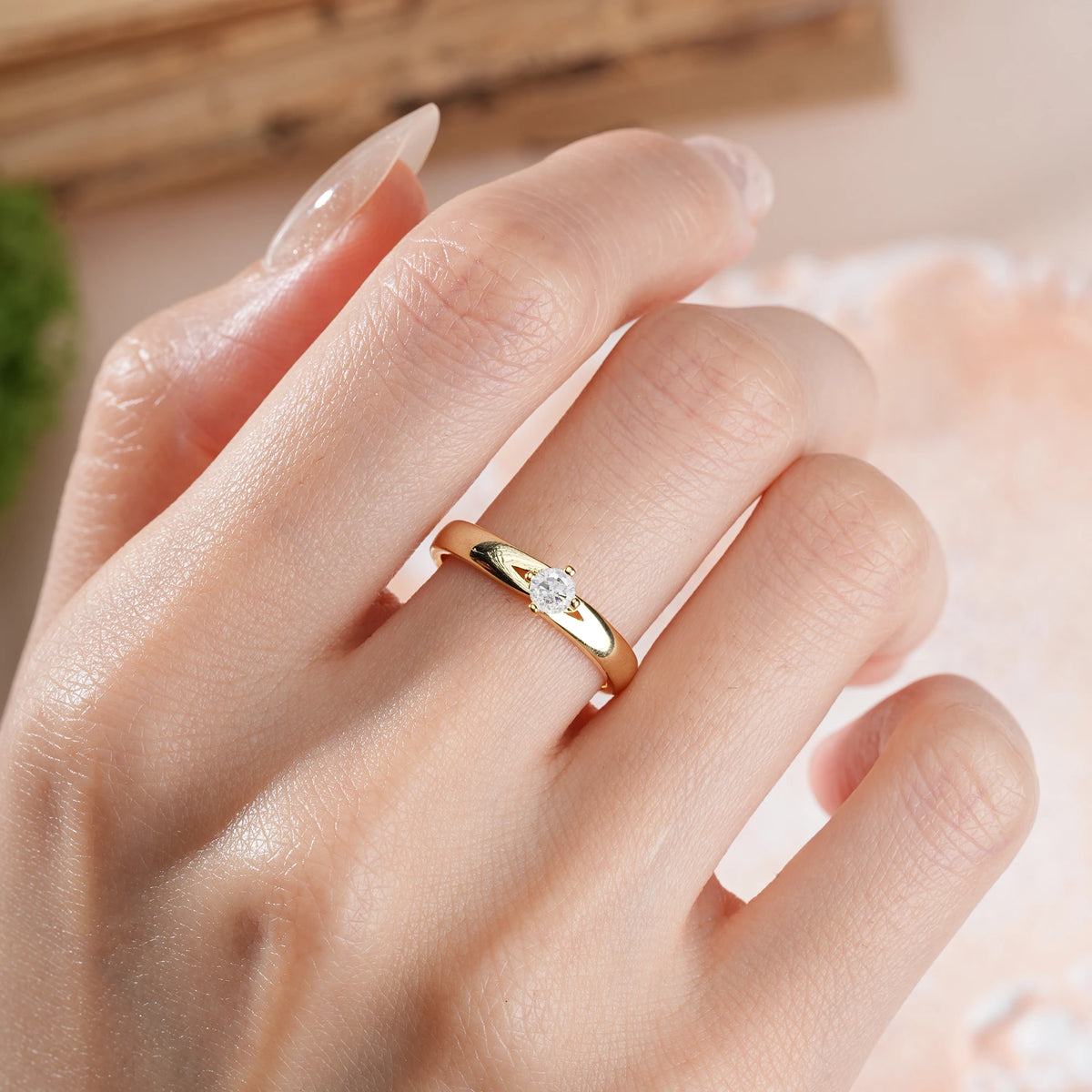 Round Cut Moissanite Minimalist 4-Prong Engagement Ring