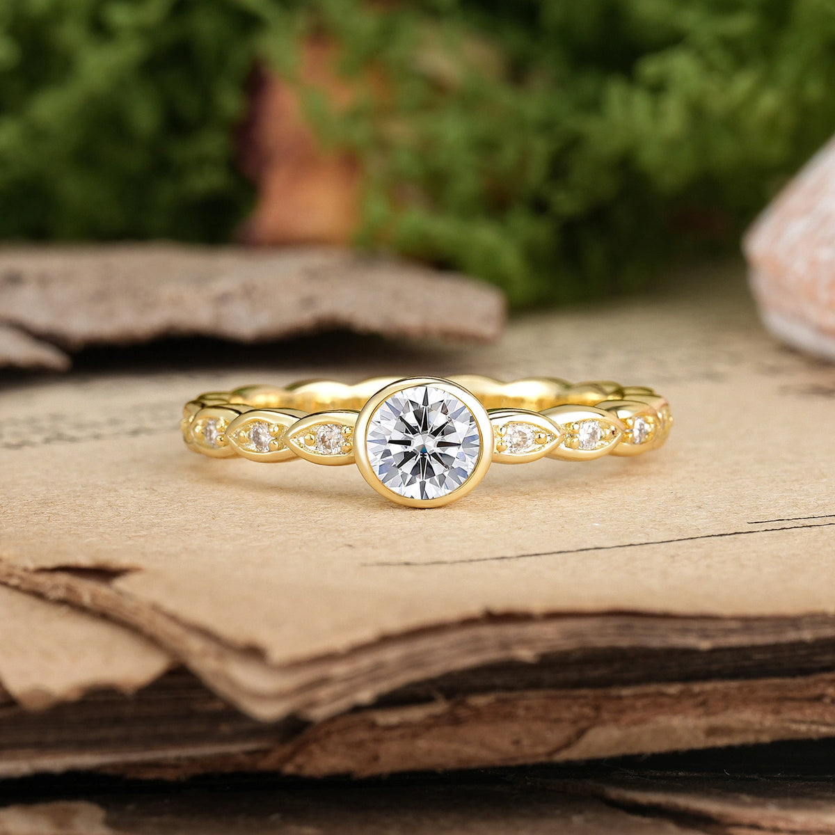 Round-Cut Lab Diamond Classic & Minimalist Flush-Set Promise Ring
