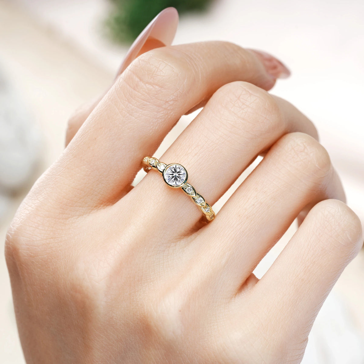 Round-Cut Lab Diamond Classic & Minimalist Flush-Set Promise Ring