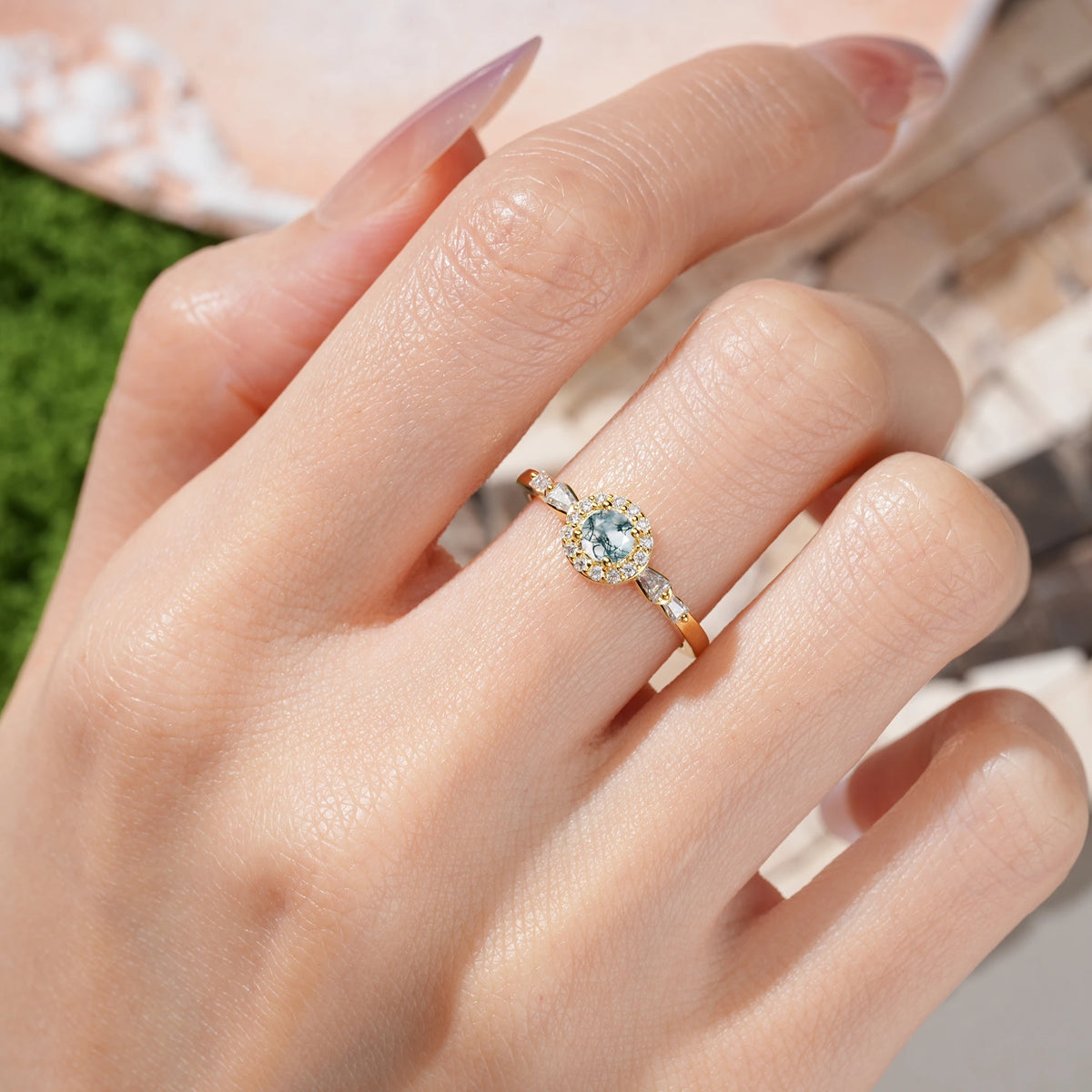 Round Cut Moss Agate Luxurious & Classic Vintage 4-Prong Engagement Ring