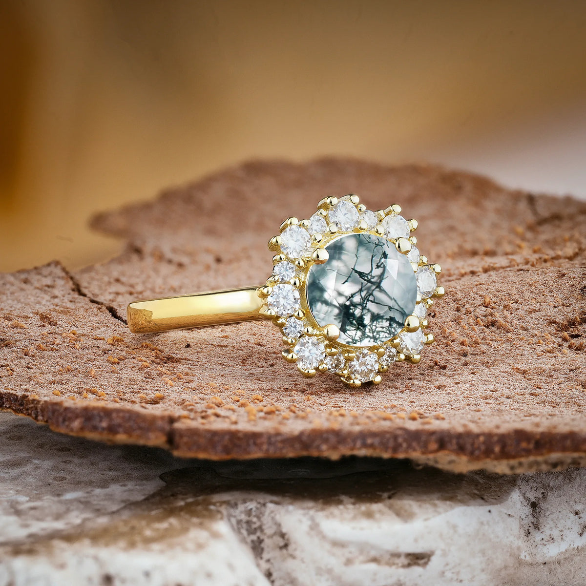 Unique Pavé-Set, Luxurious 4-Prong Round-Cut Moss Agate Engagement Ring