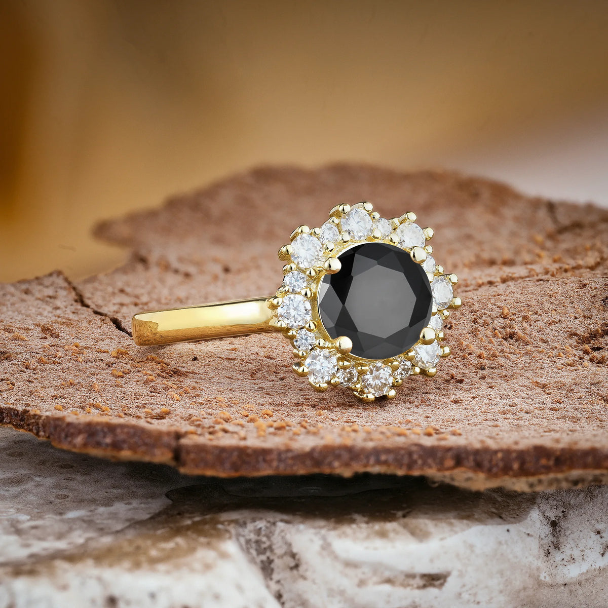 Unique Pavé-Set, Luxurious 4-Prong Round-Cut Black Onyx Engagement Ring