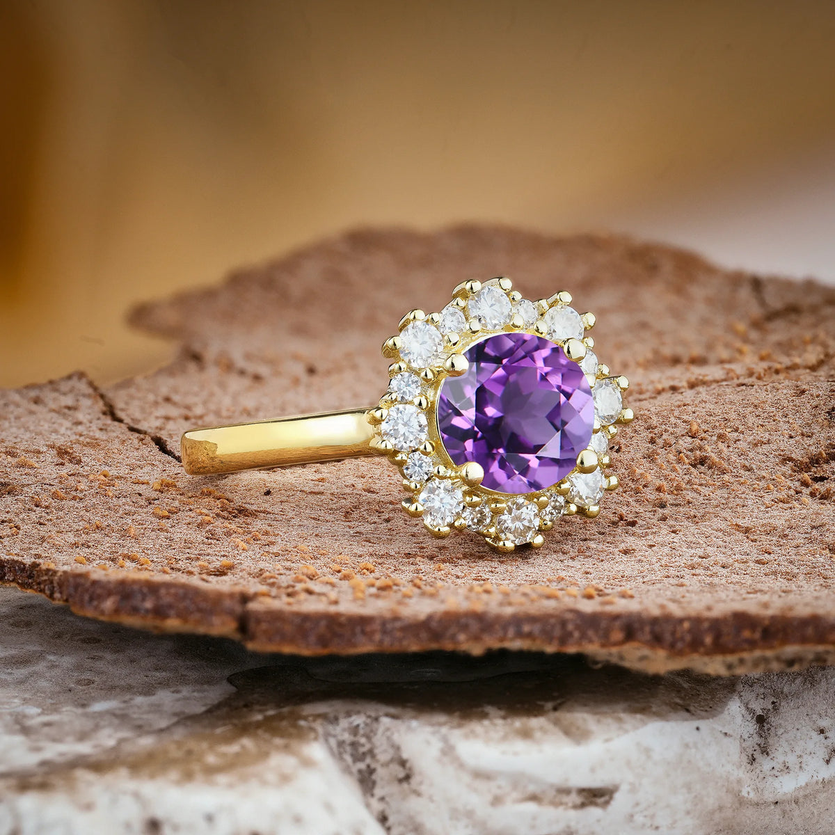 Unique Pavé-Set, Luxurious 4-Prong Round-Cut Amethyst Engagement Ring