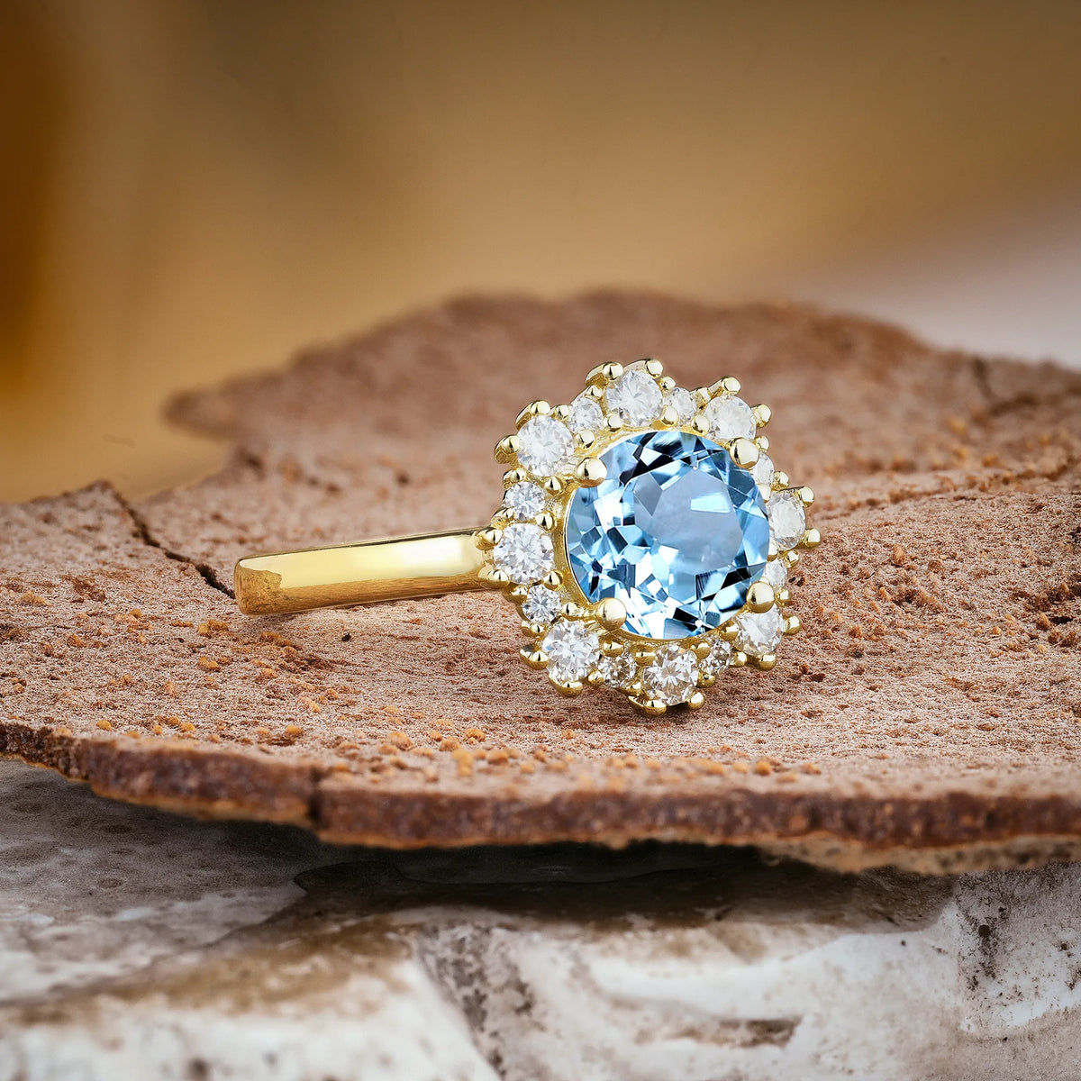 Unique Pavé-Set, Luxurious 4-Prong Round-Cut Aquamarine Engagement Ring