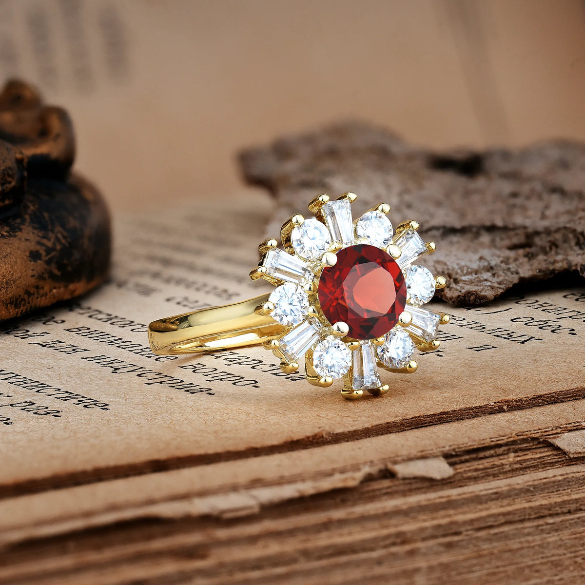 Unique Luxurious 4-Prong Round Cut Garnet Engagement Ring
