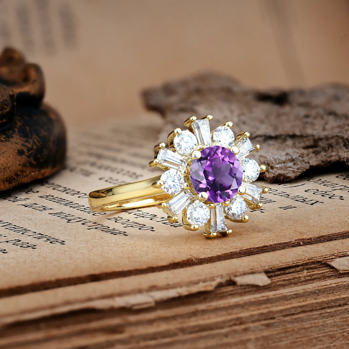 Unique Luxurious 4-Prong Round Cut Amethyst Engagement Ring