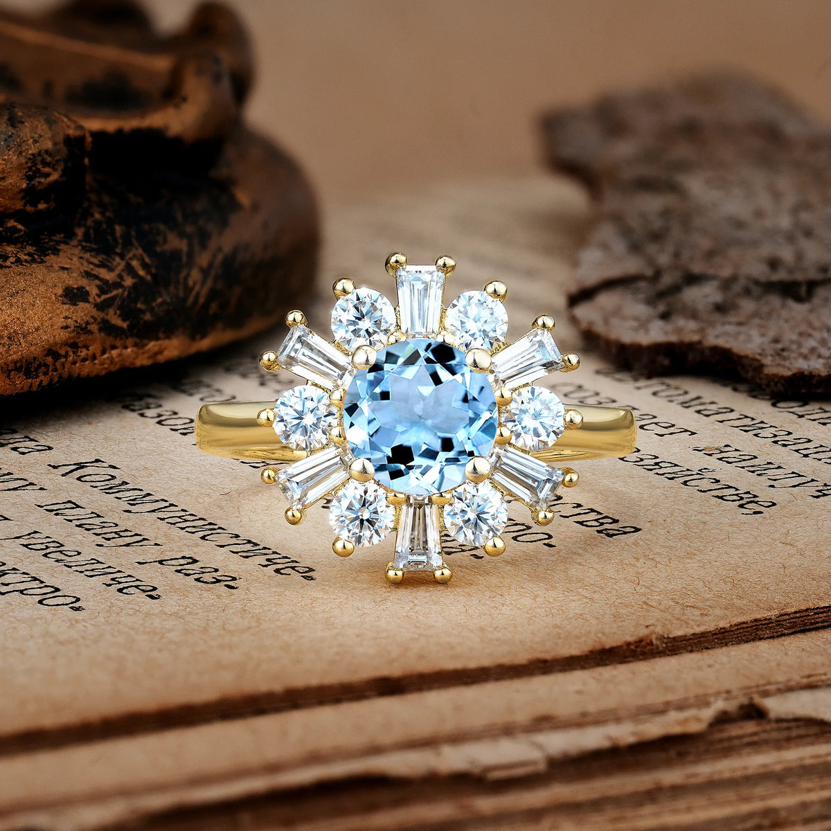 Unique Luxurious 4-Prong Round Cut Aquamarine Engagement Ring