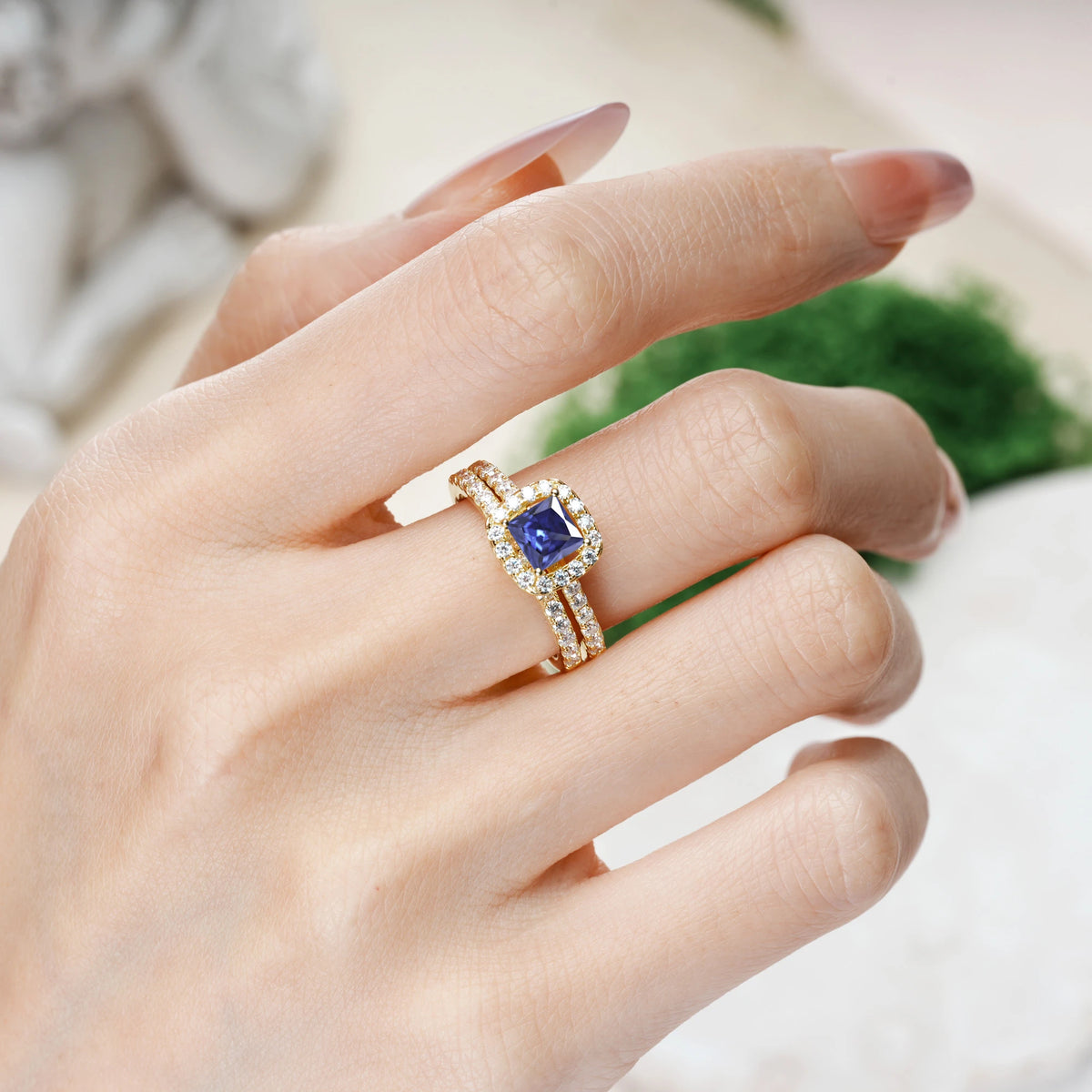 Princess-Cut Tanzanite Classic Channel-Set, Luxurious 4-Prong Bridal Ring Set