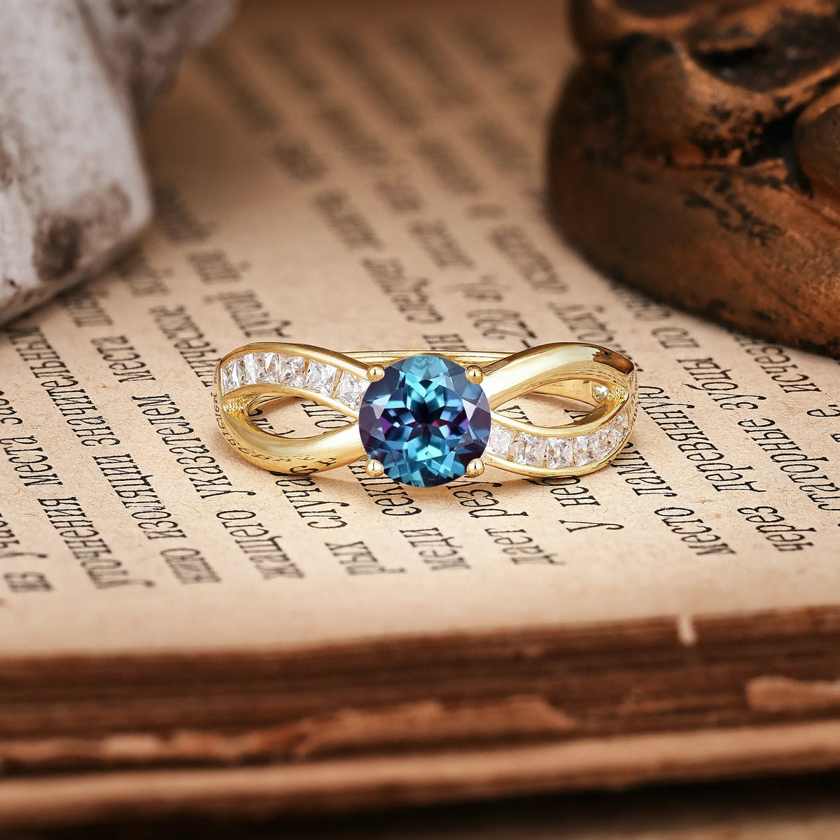 Elegant Continuous Princess Side Gem Infinity Loop Round Cut Alexandrite Engagement Ring
