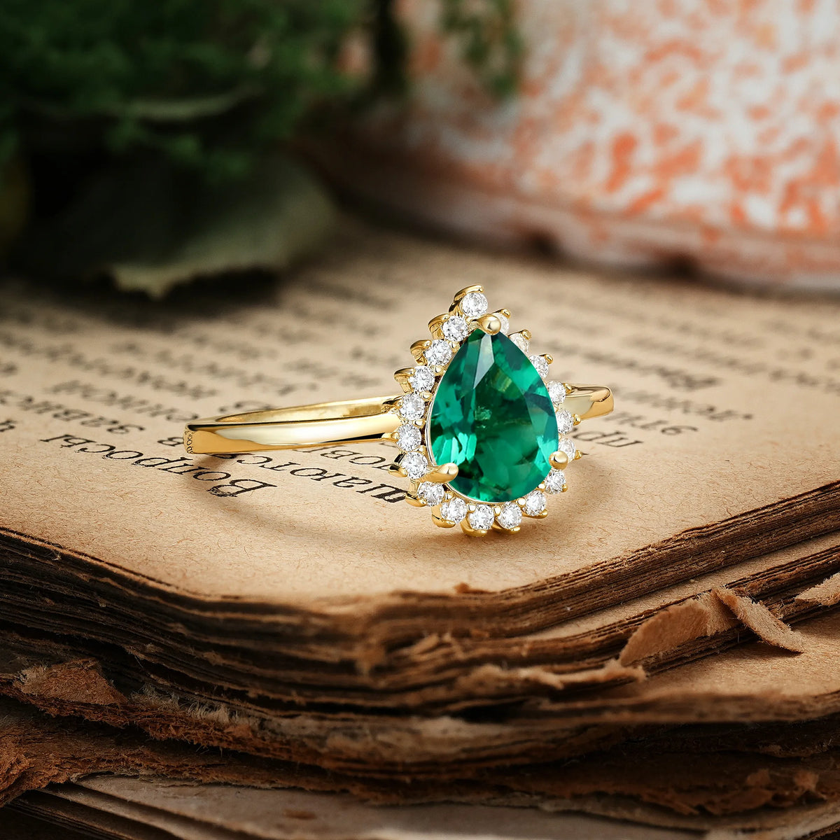 Classic Vintage 3-Prong Pear Cut Emerald Engagement Ring