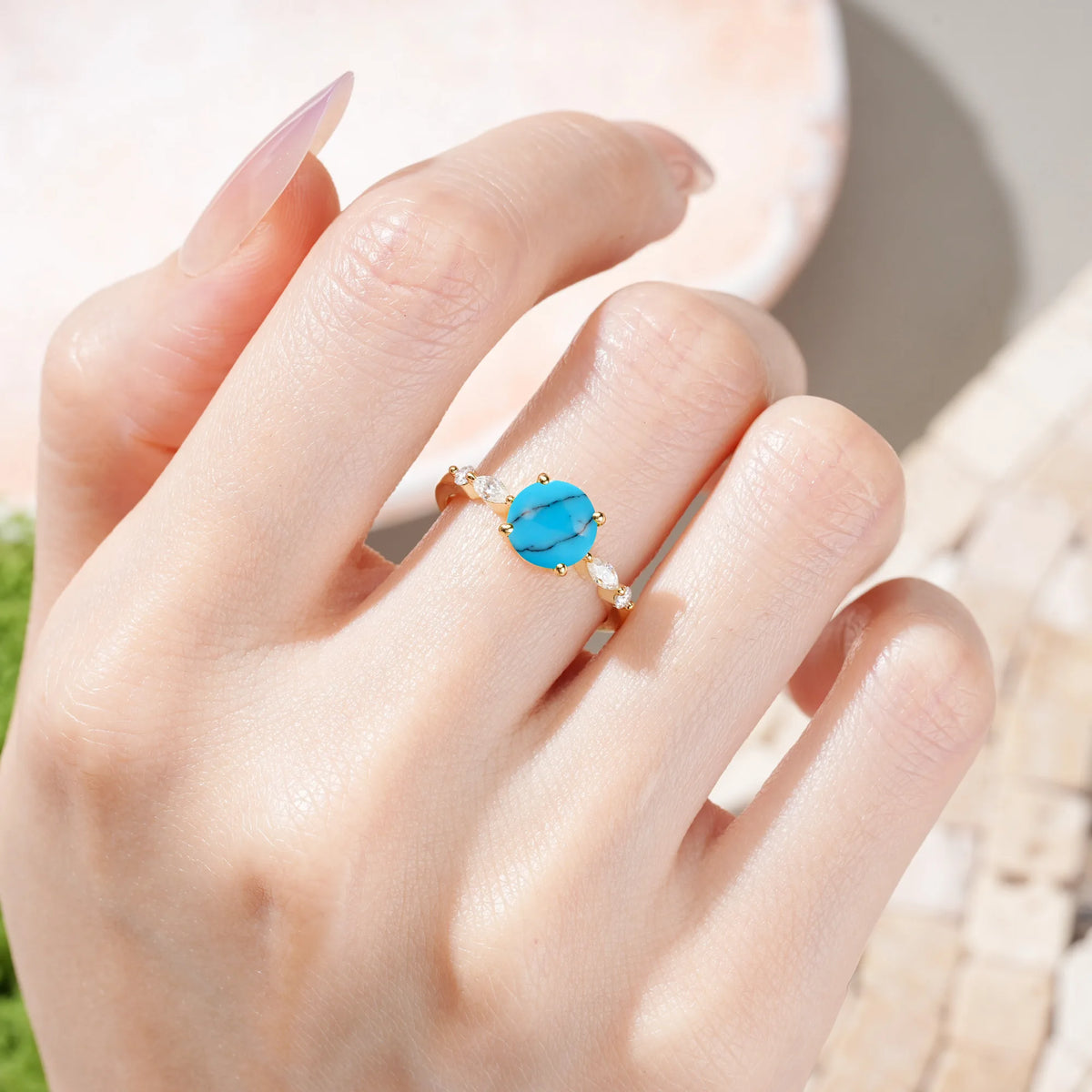 Round Cut Turquoise Classic Retro Luxury 4-Prong Engagement Ring