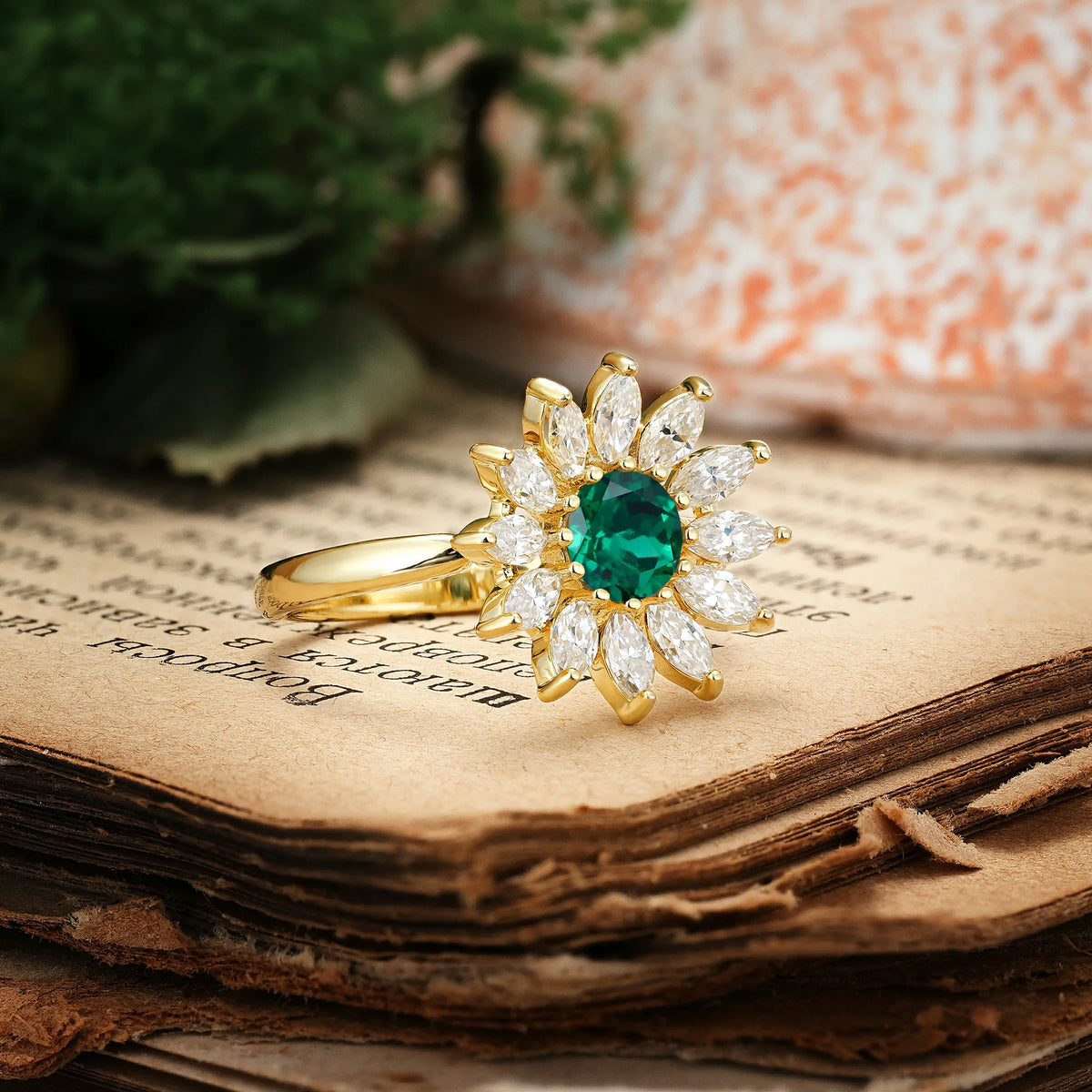 Luxurious Classic Flower-Shaped 12-Prong Round Cut Emerald Engagement Ring