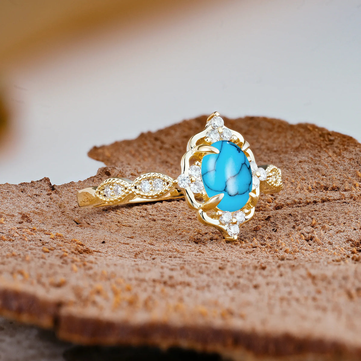 Luxurious Vintage 4-Prong Oval Cut Turquoise Engagement Ring