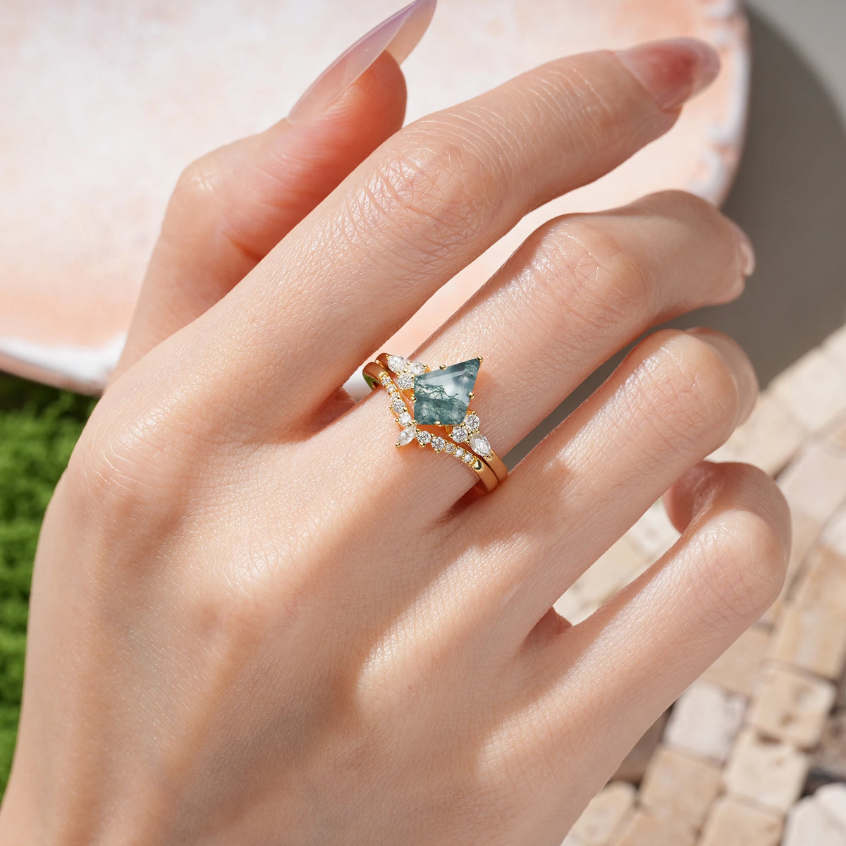 Kite Cut Moss Agate Classic, Luxurious 5-Prong Bridal Ring Set
