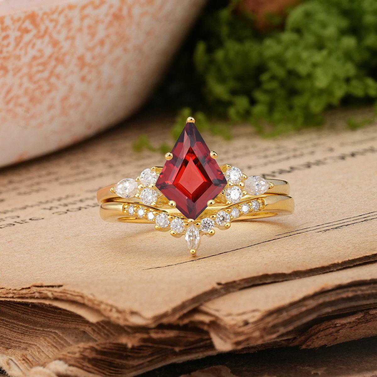 Kite Cut Garnet Classic, Luxurious 5-Prong Bridal Ring Set