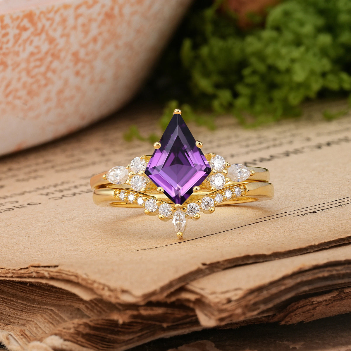 Kite Cut Amethyst Classic, Luxurious 5-Prong Bridal Ring Set