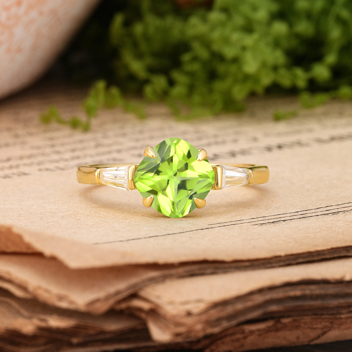Princess Cut Peridot Classic, Minimalist 4-Prong Engagement Ring