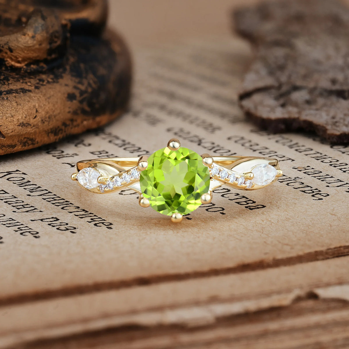 Unique Intertwined 6-Prong Round Cut Peridot Engagement Ring