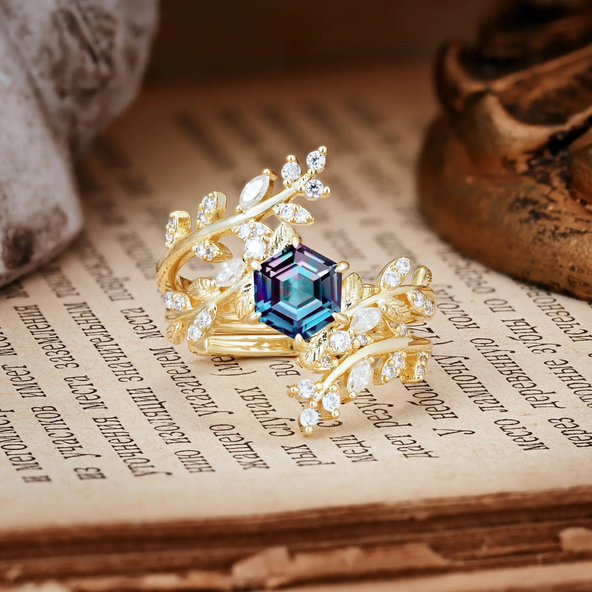 Nature-Inspired Luxury: 6-Prong Hexagonal Cut Alexandrite Bridal Ring Set